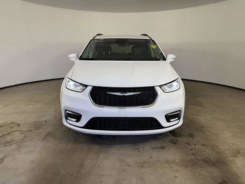 Used 2022 Chrysler Pacifica Touring-L FWD image 14