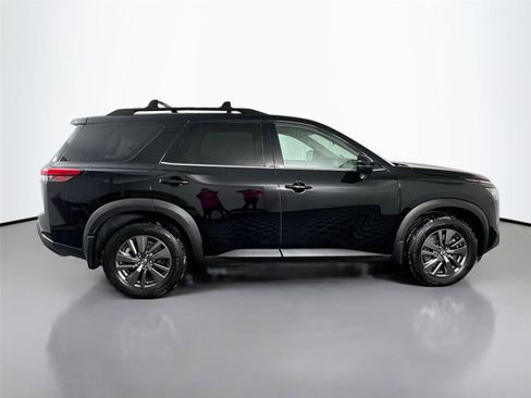 Used 2022 Nissan Pathfinder SV w/ SV Premium Package image 7