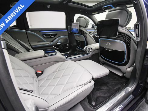 Used 2025 Mercedes-Benz Maybach S 580 4MATIC image 58