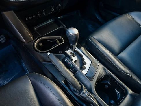 Used 2017 Toyota RAV4 Limited image 22