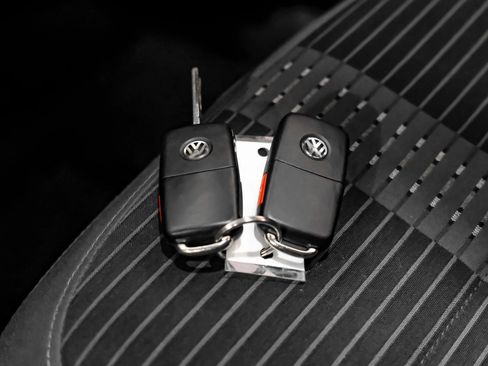 Used 2014 Volkswagen Beetle GSR image 55