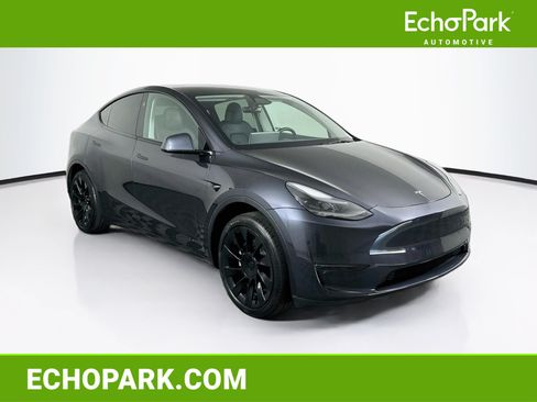 Used 2025 Tesla Model Y Long Range RWD image 1