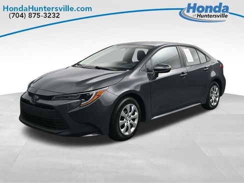 Used 2025 Toyota Corolla LE w/ Convenience Package FWD image 8