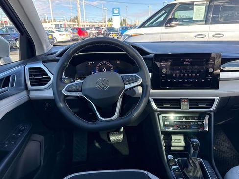 New 2026 Volkswagen Taos SE AWD/4WD image 19