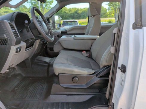 Used 2019 Ford F550 4x4 SuperCab Super Duty image 11