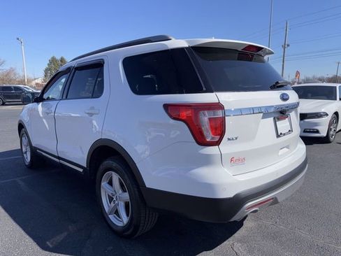 Used 2017 Ford Explorer XLT w/ Equipment Group 201A image 5