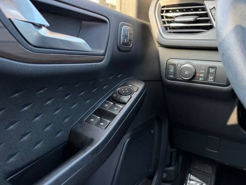 Used 2020 Ford Escape Titanium AWD/4WD image 35