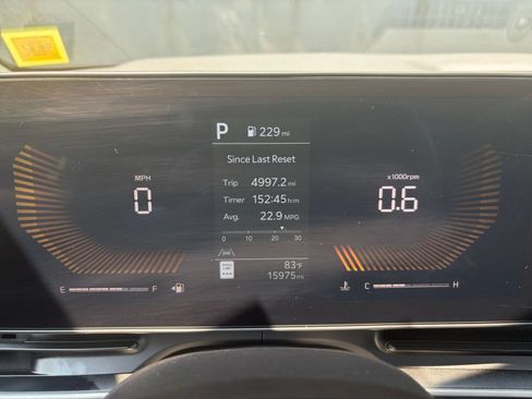 Used 2026 Kia Carnival FWD image 42