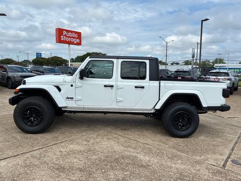 New 2026 Jeep Gladiator Sport AWD/4WD image 2