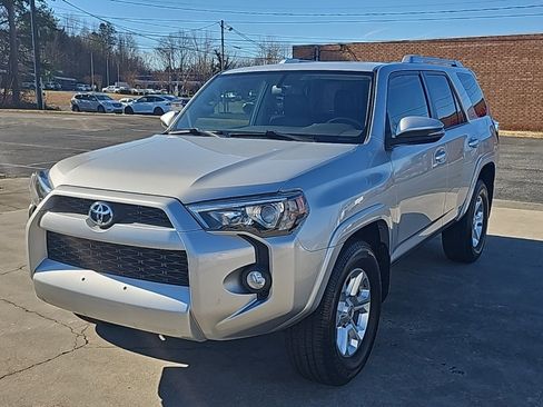 Used 2016 Toyota 4Runner SR5 image 4