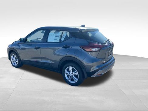 New 2025 Nissan Kicks Play S image 4