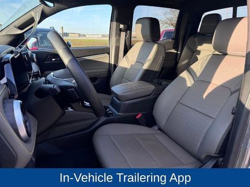 Used 2025 Chevrolet Colorado ZR2 w/ Technology Package image 11