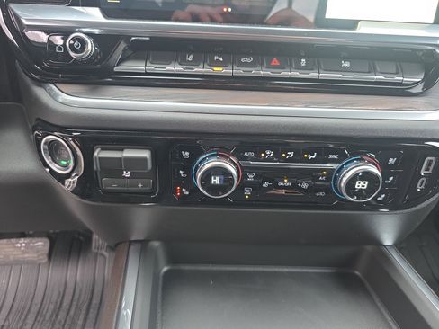 New 2026 GMC Sierra 3500 SLT w/ SLT Convenience Package image 26