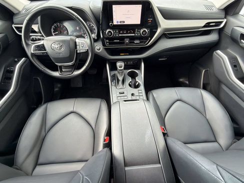 Used 2026 Toyota Highlander XLE AWD/4WD image 15