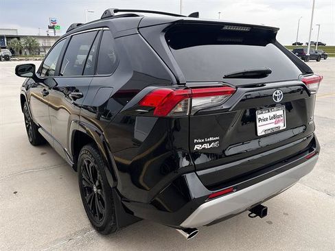 Used 2024 Toyota RAV4 SE AWD/4WD image 5