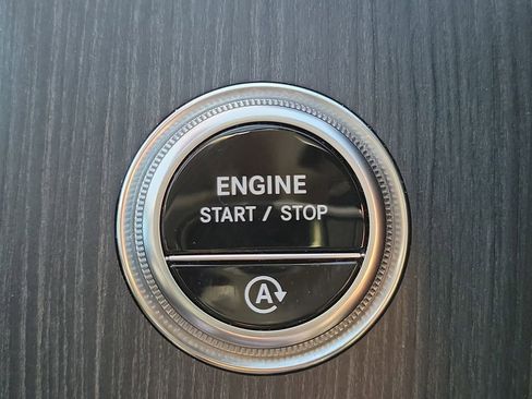 Used 2022 Mercedes-Benz C 300 Sedan image 30