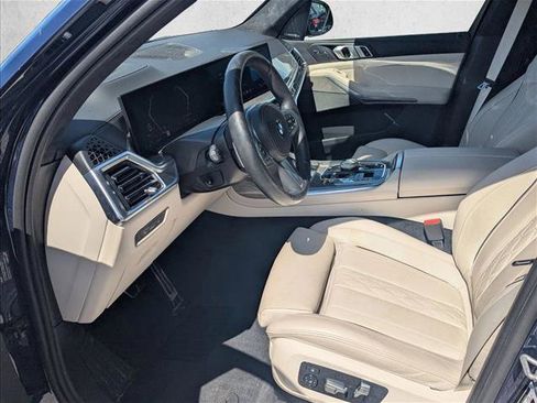 Certified 2025 BMW X7 xDrive40i w/ Executive Package AWD/4WD image 12