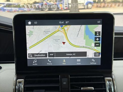Used 2019 Lincoln Navigator Reserve AWD/4WD image 18