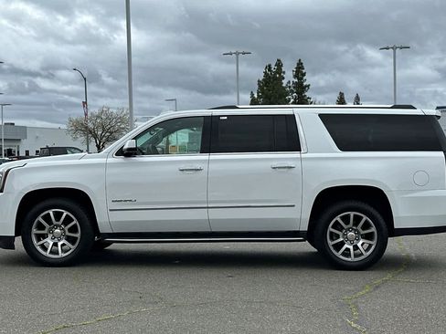 Used 2020 GMC Yukon XL Denali image 9