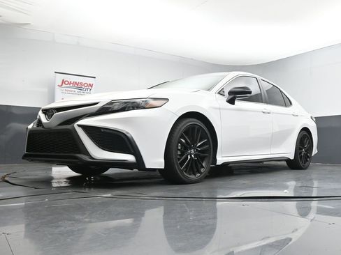 Used 2024 Toyota Camry SE w/ Blackout Package (TMS) image 20