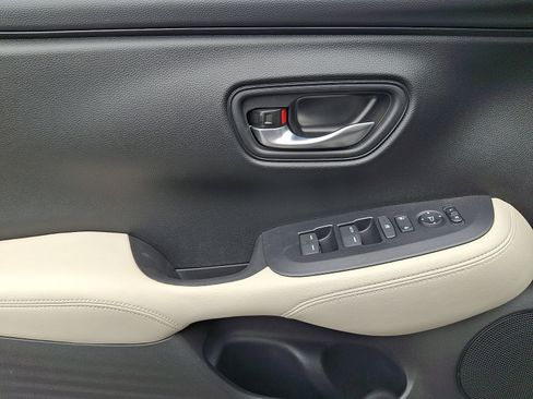 Certified 2024 Honda HR-V LX image 11