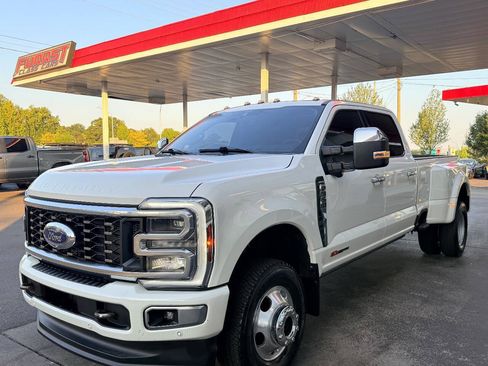Used 2024 Ford F350 Limited w/ FX4 Off-Road Package AWD/4WD image 18