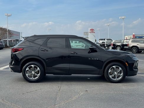 Used 2023 Chevrolet Blazer LT image 7