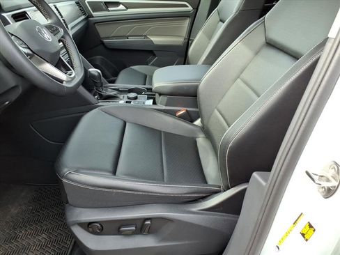 Used 2023 Volkswagen Atlas SE image 16