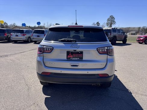 Used 2021 Jeep Compass Limited AWD/4WD image 8