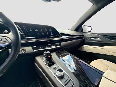 Used 2022 Cadillac Escalade Sport w/ Touring Package AWD/4WD image 29