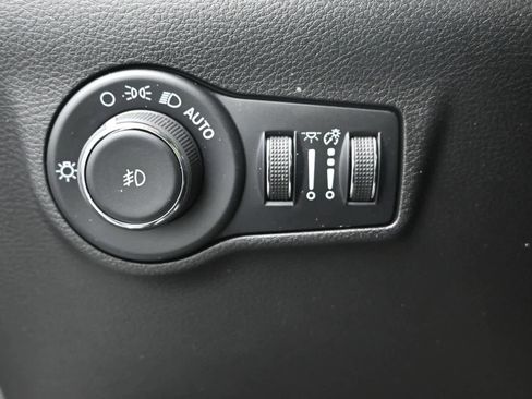 Used 2024 Jeep Compass Limited image 21