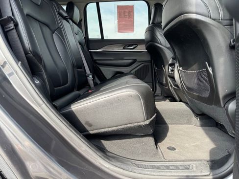 Certified 2023 Jeep Grand Cherokee Limited image 30