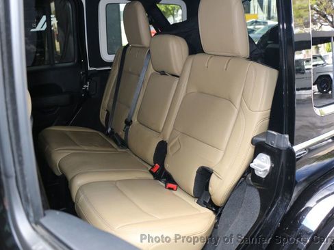 Used 2018 Jeep Wrangler Unlimited Rubicon w/ Dual Top Group image 34