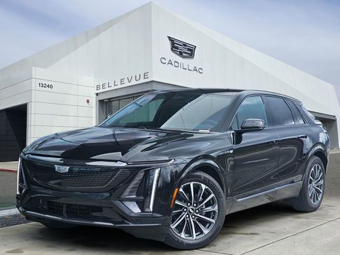 Used 2025 Cadillac Lyriq Sport RWD image 1