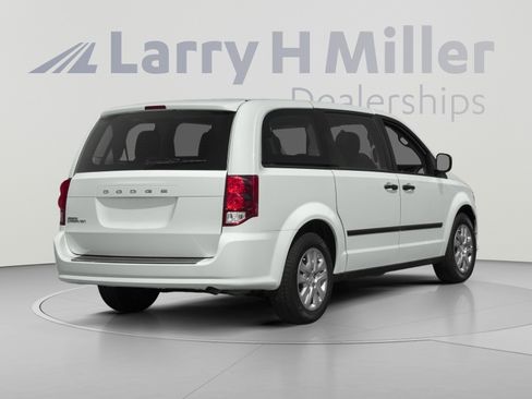 Used 2018 Dodge Grand Caravan SE w/ UConnect Hands-Free Group FWD image 2