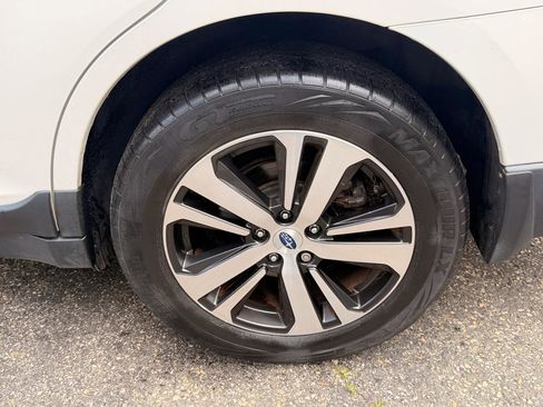 Used 2018 Subaru Outback 2.5i Limited AWD/4WD image 15