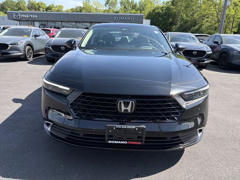 Used 2023 Honda Accord Touring image 3