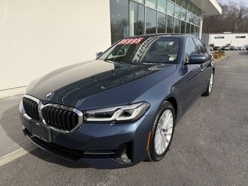 Used 2023 BMW 530i xDrive w/ Premium Package image 3