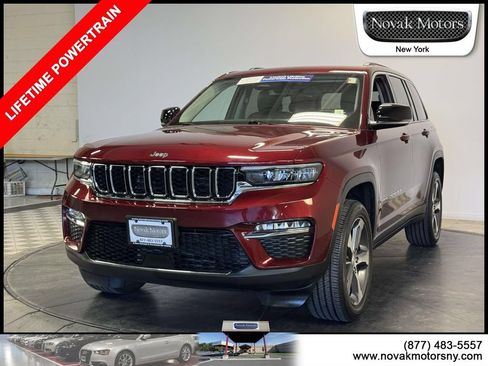Used 2023 Jeep Grand Cherokee Limited AWD/4WD image 4