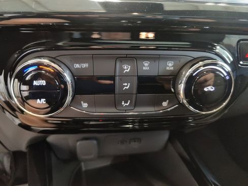 New 2025 Chevrolet Trax RS w/ Sunroof Package image 22