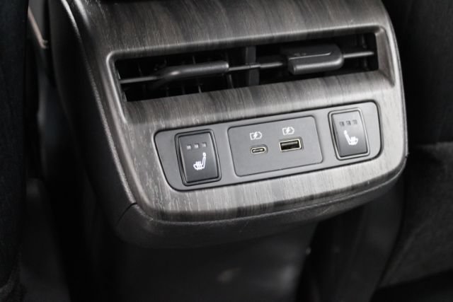 Used 2024 Nissan Ariya AWD image 28