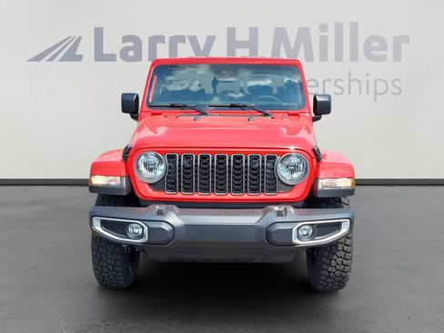 New 2025 Jeep Gladiator High Tide image 9