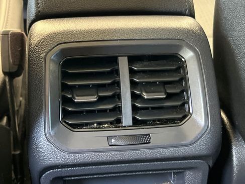 Used 2020 Volkswagen Tiguan SE AWD/4WD image 14