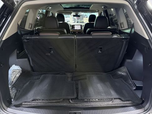 Used 2024 Volkswagen Atlas Peak Edition SEL AWD/4WD image 32