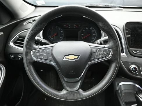 Used 2019 Chevrolet Malibu LT FWD image 14