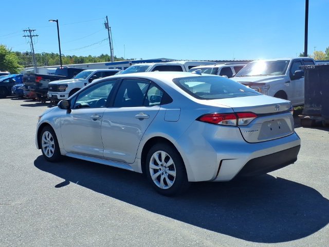 Used 2024 Toyota Corolla LE FWD image 7