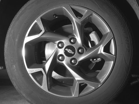 Used 2025 Chevrolet Trax LT FWD image 13