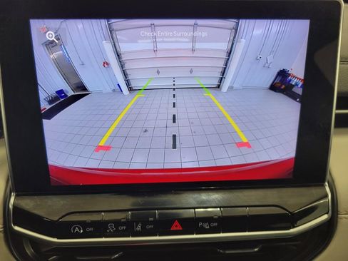 Used 2025 Jeep Compass Limited image 14