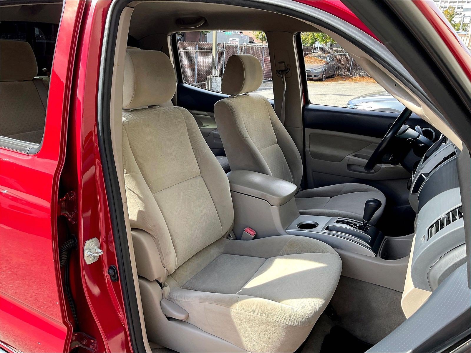 Used 2005 Toyota Tacoma PreRunner w/ SR5 Pkg #8 RWD image 6