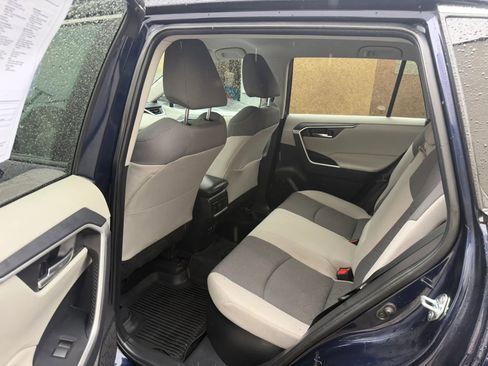 Used 2021 Toyota RAV4 XLE w/ XLE Grade Weather Package AWD/4WD image 30